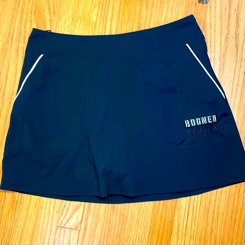 - Bogner Sports Size 10 Active Skort